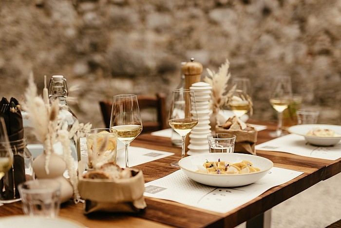 MOVIA & BISTRO GRAD ŠTANJEL - večerja z vinarjem