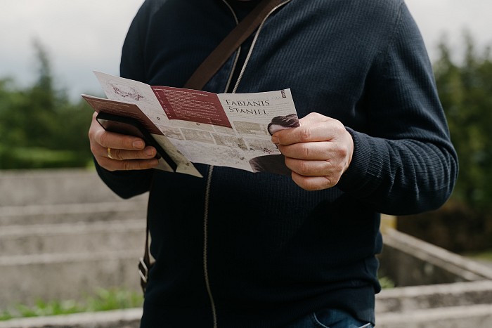 Voden ogled ob mednarodnem dnevu turističnih vodnikov: Ferrarijev vrt - družinski portret