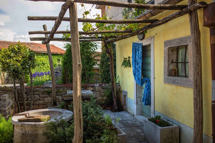 Skrite zgodbe kraških vrtov: Ferrarijev vrt in Pepin kraški vrt