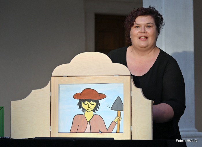 Pripovedi iz kraške hiše - kamišibaj za otroke