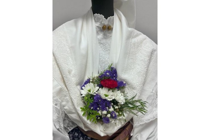 Exhibition of national costumes 'The female soul in colour and embroidery'