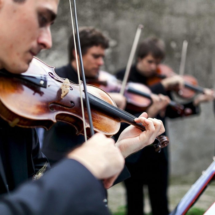Koncert Intimni koncert na ulici: Podokničarji