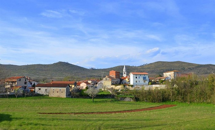 PO SPACALOVI POTI NA PRAZNIK DRNJUL