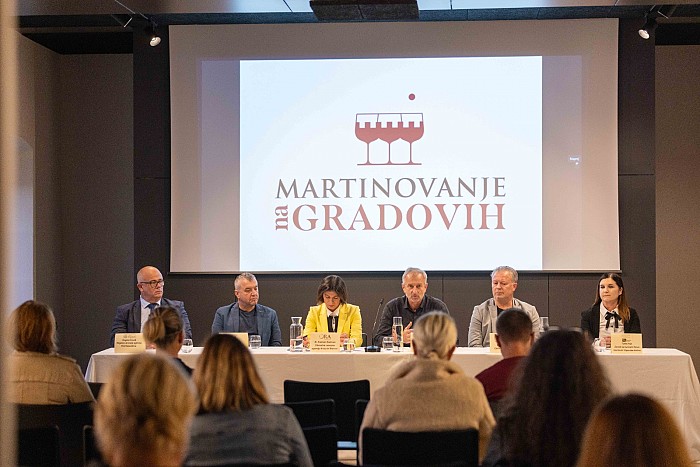 Martinovanje na gradovih povezuje Kras in Vipavsko dolino v skupno zgodbo vina, dediščine in doživetij
